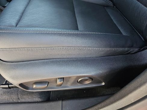 Used 2025 Chevrolet Equinox LT w/ Convenience Package II FWD image 23
