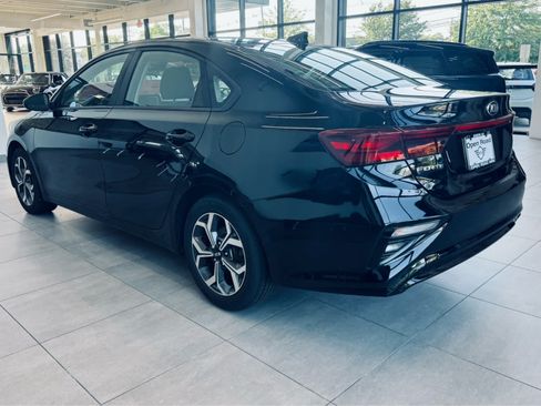 Used 2020 Kia Forte LXS FWD image 8