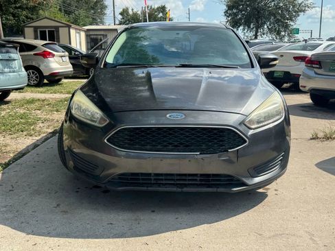 Used 2017 Ford Focus SE FWD image 3