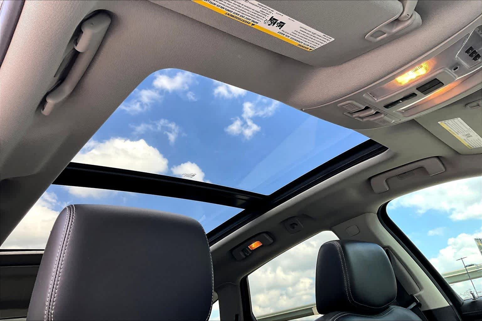 Used 2015 Cadillac SRX Luxury FWD image 13