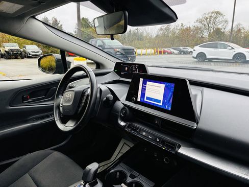 Used 2023 Toyota Prius Limited image 17