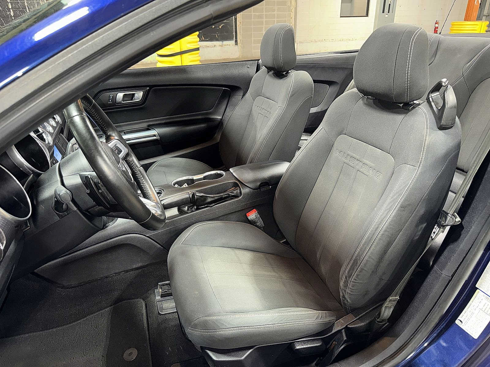 Used 2019 Ford Mustang Convertible w/ Ecoboost Performance Package RWD image 14