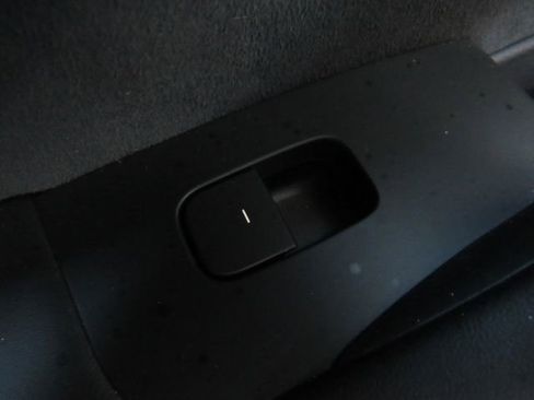 Used 2023 Tesla Model Y Long Range image 30