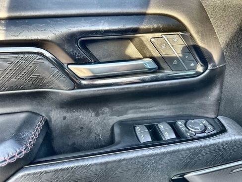 Used 2024 GMC Sierra 2500 AT4X image 22