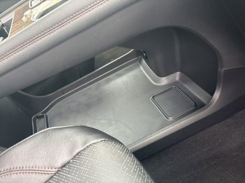 Used 2025 Toyota Sienna Platinum image 14