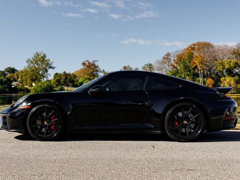 Used 2025 Porsche 911 Carrera RWD image 6
