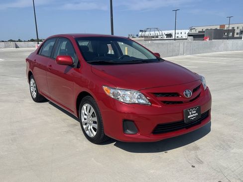 Used 2012 Toyota Corolla LE FWD image 4