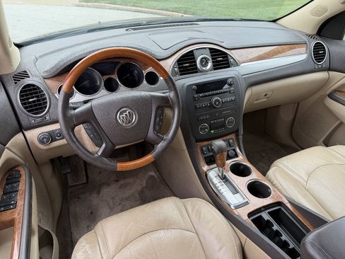 Used 2011 Buick Enclave CXL FWD image 9