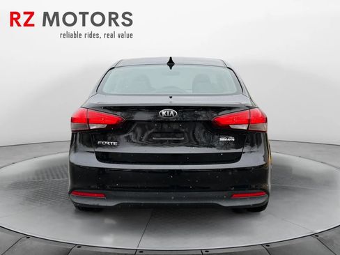 Used 2017 Kia Forte LX image 4
