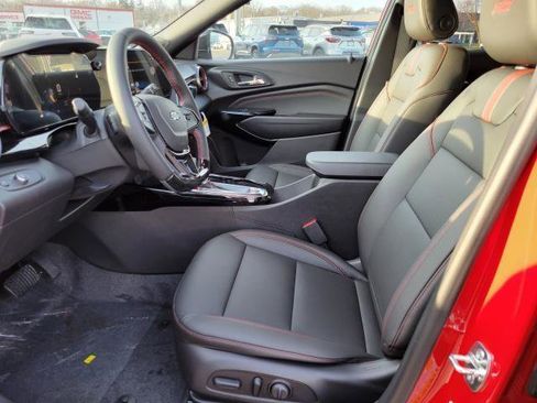 New 2026 Chevrolet Trax RS w/ Sunroof Package image 8