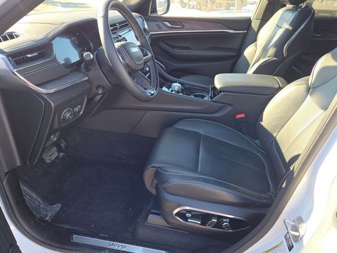 Certified 2025 Jeep Grand Cherokee Overland w/ Adv Protech Group III image 19