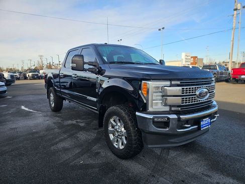 Used 2017 Ford F350 Platinum w/ FX4 4x4 Off Road Package image 4