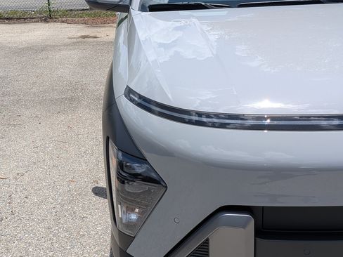New 2026 Hyundai Kona Limited FWD image 8