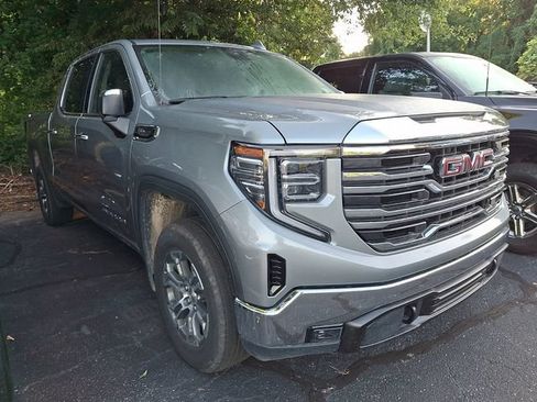 Used 2025 GMC Sierra 1500 SLT AWD/4WD image 3