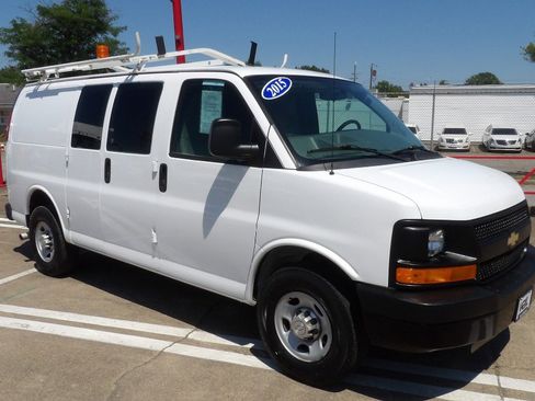 Used 2015 Chevrolet Express 2500 RWD image 1