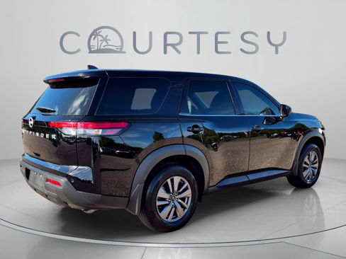 Certified 2025 Nissan Pathfinder S FWD image 7