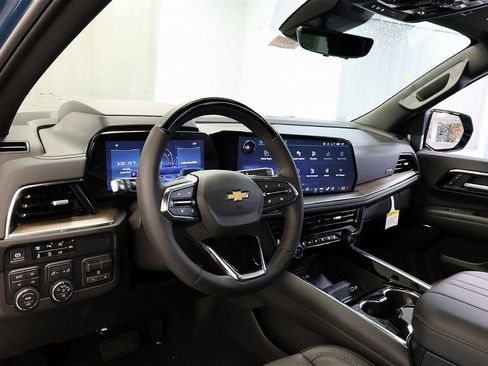 New 2026 Chevrolet Suburban High Country image 18