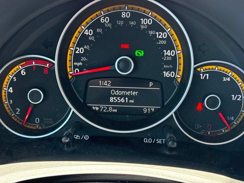 Used 2018 Volkswagen Beetle 2.0T Dune FWD image 15