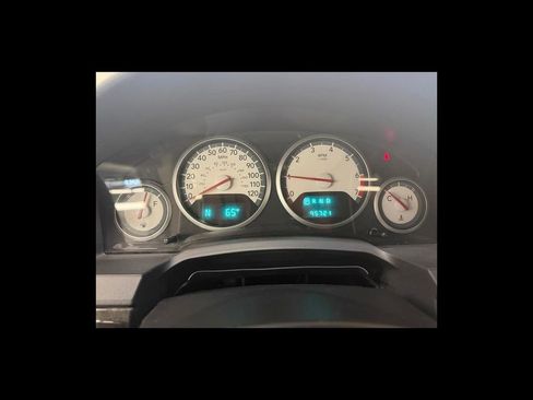 Used 2010 Dodge Grand Caravan SXT w/ Entertainment Group 2 FWD image 15