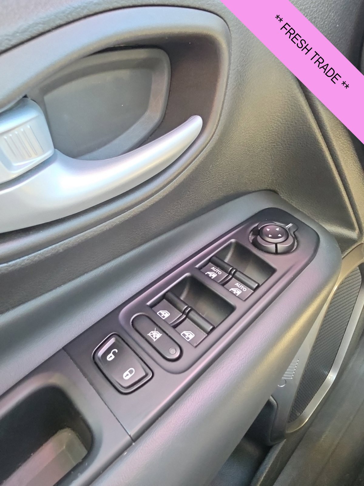 Used 2023 Jeep Renegade Latitude AWD/4WD image 20