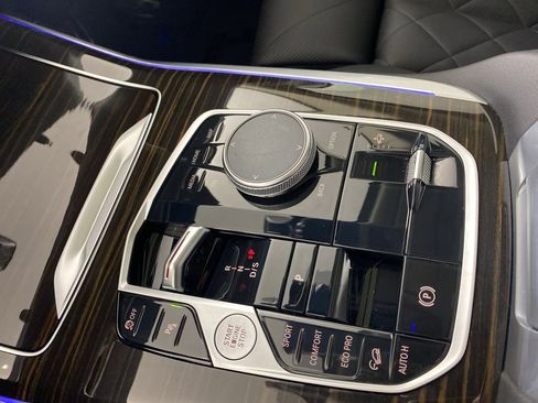 Used 2023 BMW X7 xDrive40i w/ Premium Package image 19