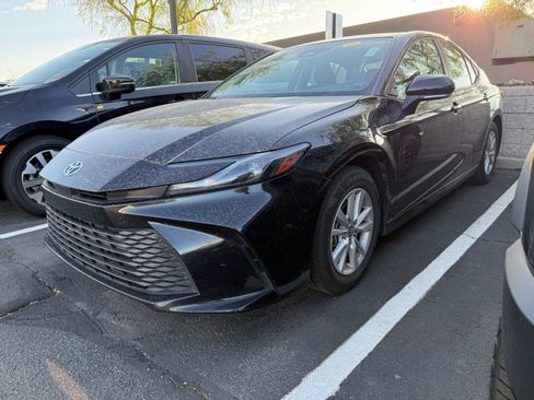 Used 2025 Toyota Camry LE FWD image 2