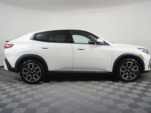 Certified 2026 BMW X2 xDrive28i AWD/4WD image 2