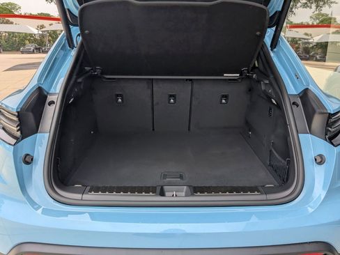 New 2026 Porsche Macan Electric RWD image 21