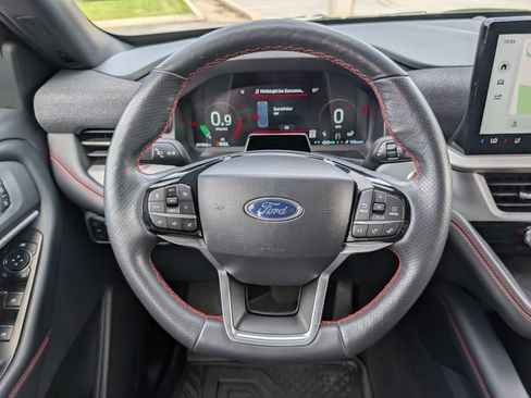 Used 2025 Ford Explorer ST-Line w/ ST-Line Street Pack AWD/4WD image 15