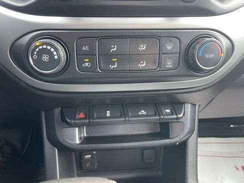 Used 2015 Chevrolet Colorado LT w/ LT Convenience Package image 23