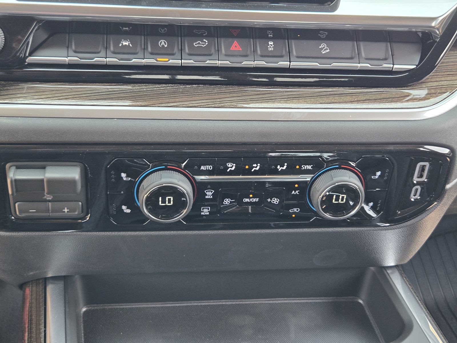 New 2026 Chevrolet Silverado 1500 LT Trail Boss w/ Convenience Package II AWD/4WD image 18