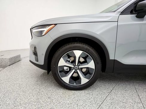 New 2026 Volvo XC40 B5 Plus w/ Protection Package Premier AWD/4WD image 25