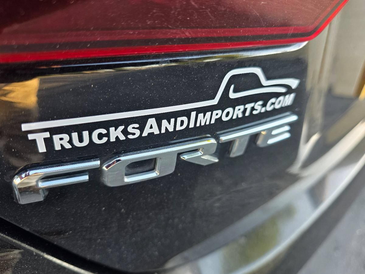 Used 2020 Kia Forte LXS FWD image 28