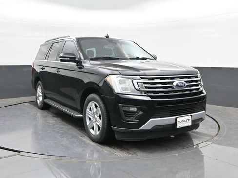 Used 2018 Ford Expedition XLT w/ Equipment Group 202A RWD image 22