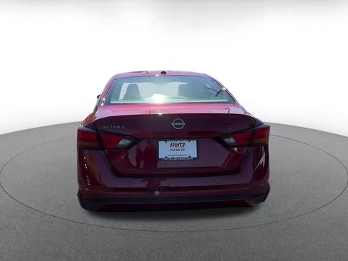 Used 2025 Nissan Altima 2.5 SV FWD image 12