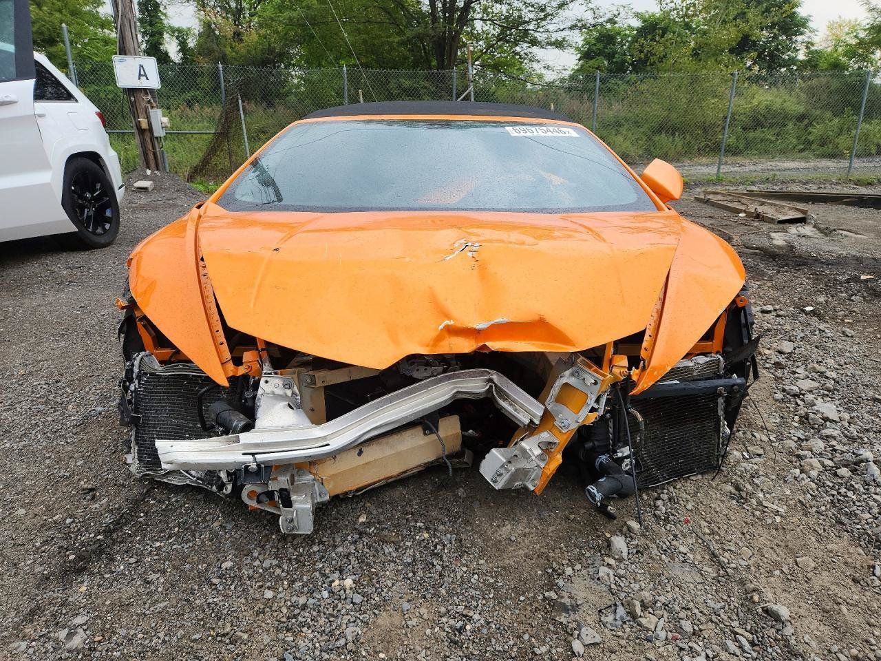 Used 2017 Lamborghini Huracan LP 580-2 RWD image 2
