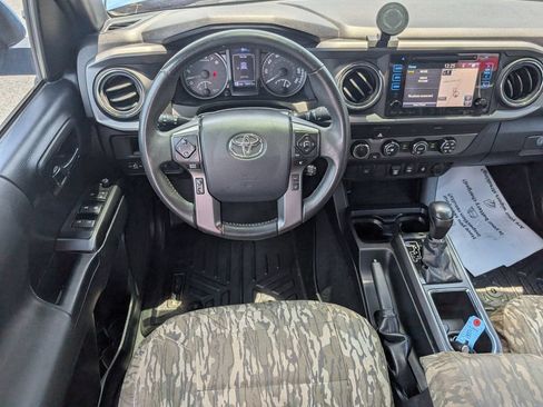 Used 2019 Toyota Tacoma TRD Off-Road AWD/4WD image 27