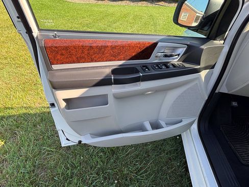Used 2010 Chrysler Town & Country Touring Plus FWD image 16