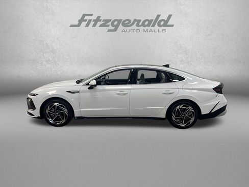 Used 2025 Hyundai Sonata SEL FWD image 2
