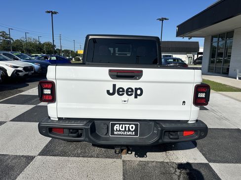 Used 2021 Jeep Gladiator Sport AWD/4WD image 8