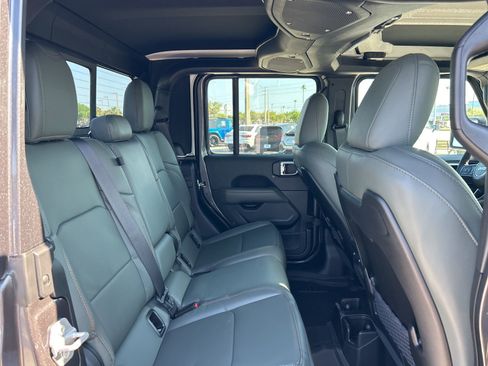 New 2026 Jeep Gladiator Mojave image 11