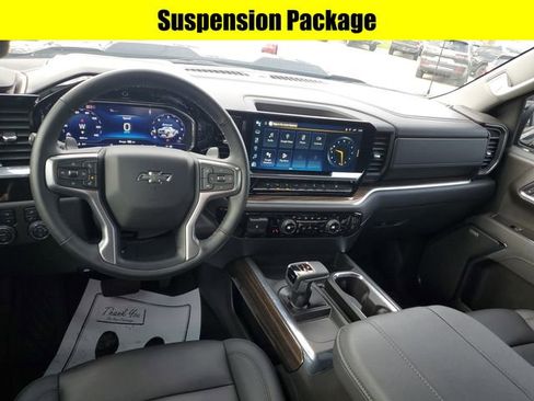 Used 2025 Chevrolet Silverado 1500 LT Trail Boss w/ Convenience Package II image 9