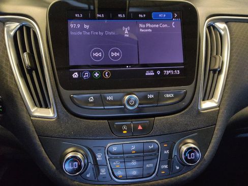 Used 2020 Chevrolet Malibu LT FWD image 25