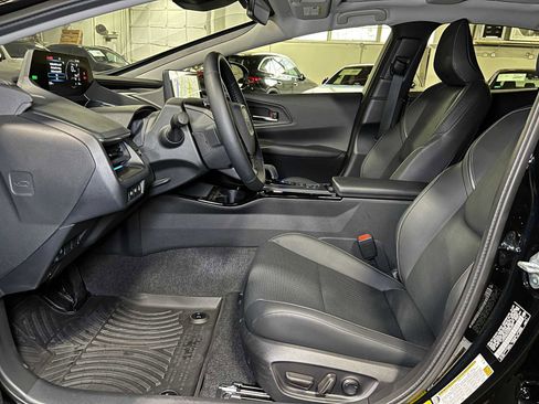 Used 2025 Toyota Prius AWD image 20