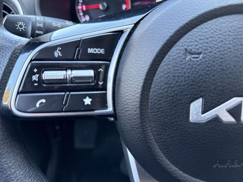 Certified 2023 Kia Forte LXS image 18