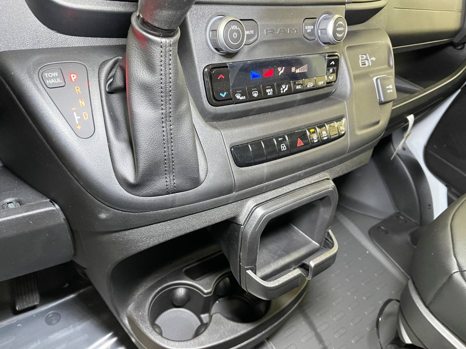 New 2024 RAM ProMaster 2500 w/ Safety Group FWD image 30