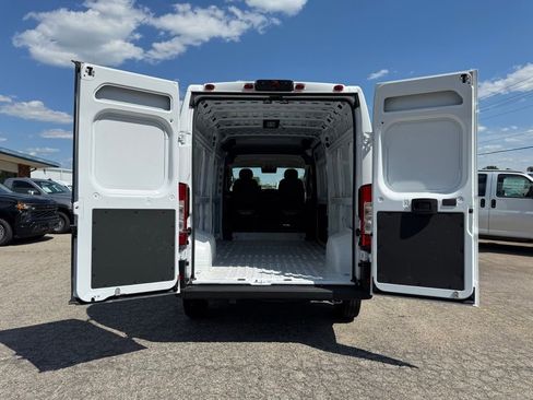 Used 2026 RAM ProMaster 2500 w/ Convenience Group FWD image 24