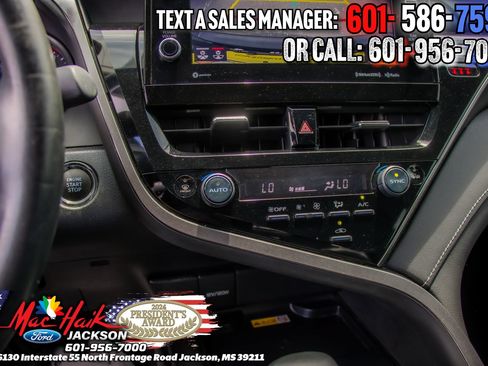 Used 2022 Toyota Camry XSE FWD image 18