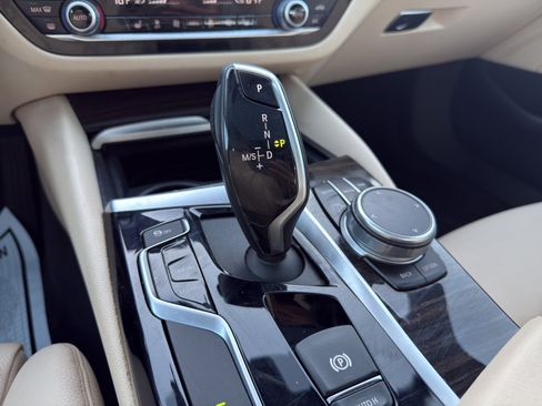 Used 2019 BMW 530i xDrive w/ Convenience Package image 17