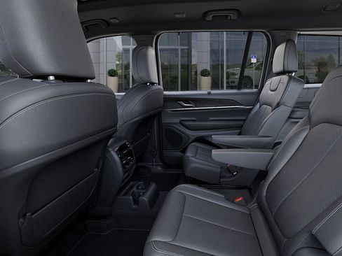New 2025 Jeep Grand Cherokee L Limited w/ Luxury Tech Group II AWD/4WD image 23
